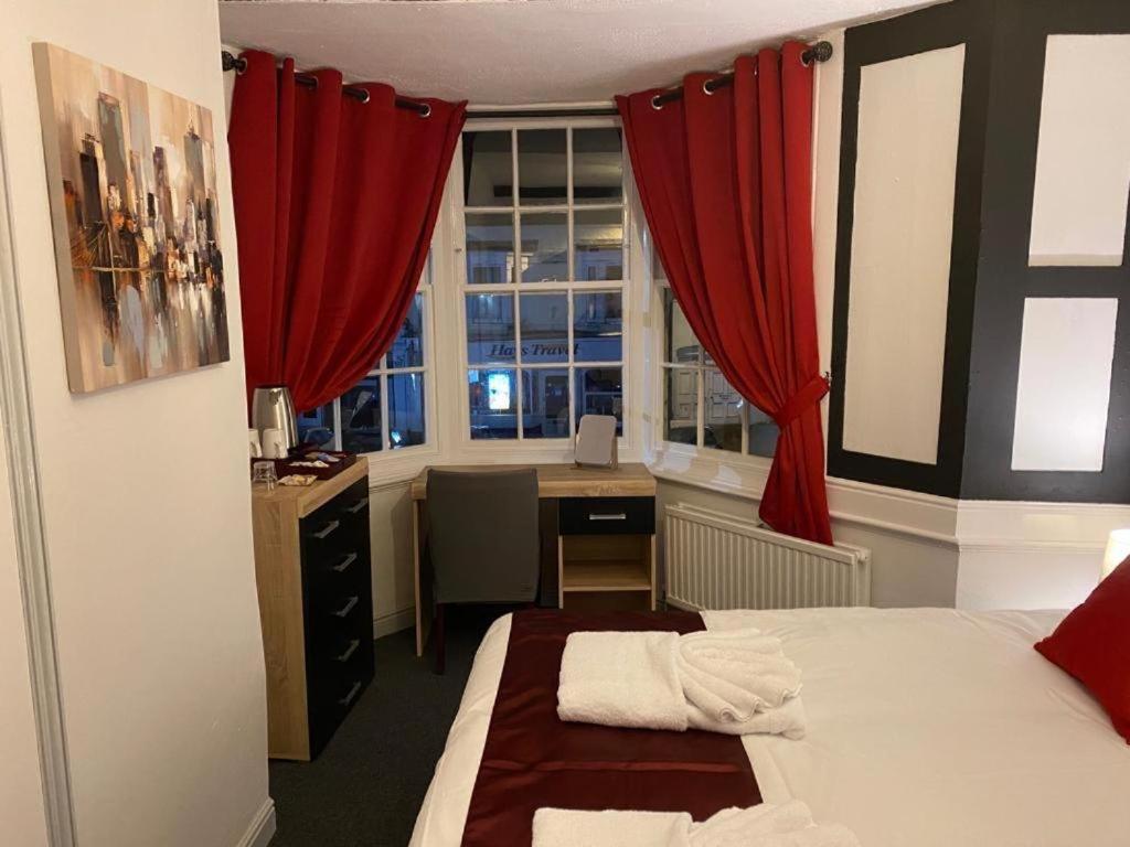 The Bugle Hotel Titchfield エクステリア 写真